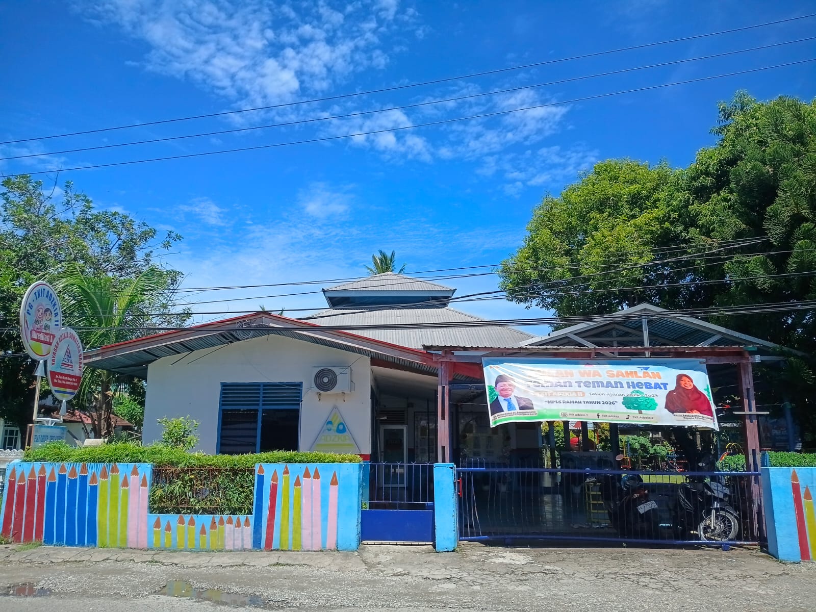 Gambar Sekolah