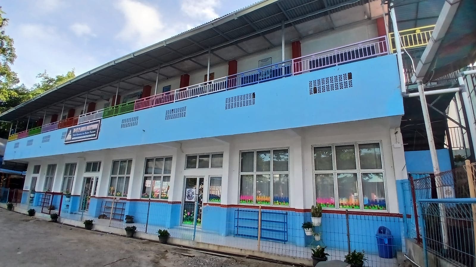 Gambar Sekolah
